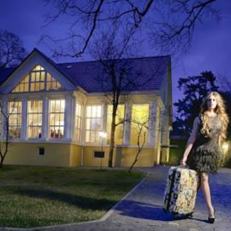 Boutique Hotel Villa P Ujhorod Exterior foto