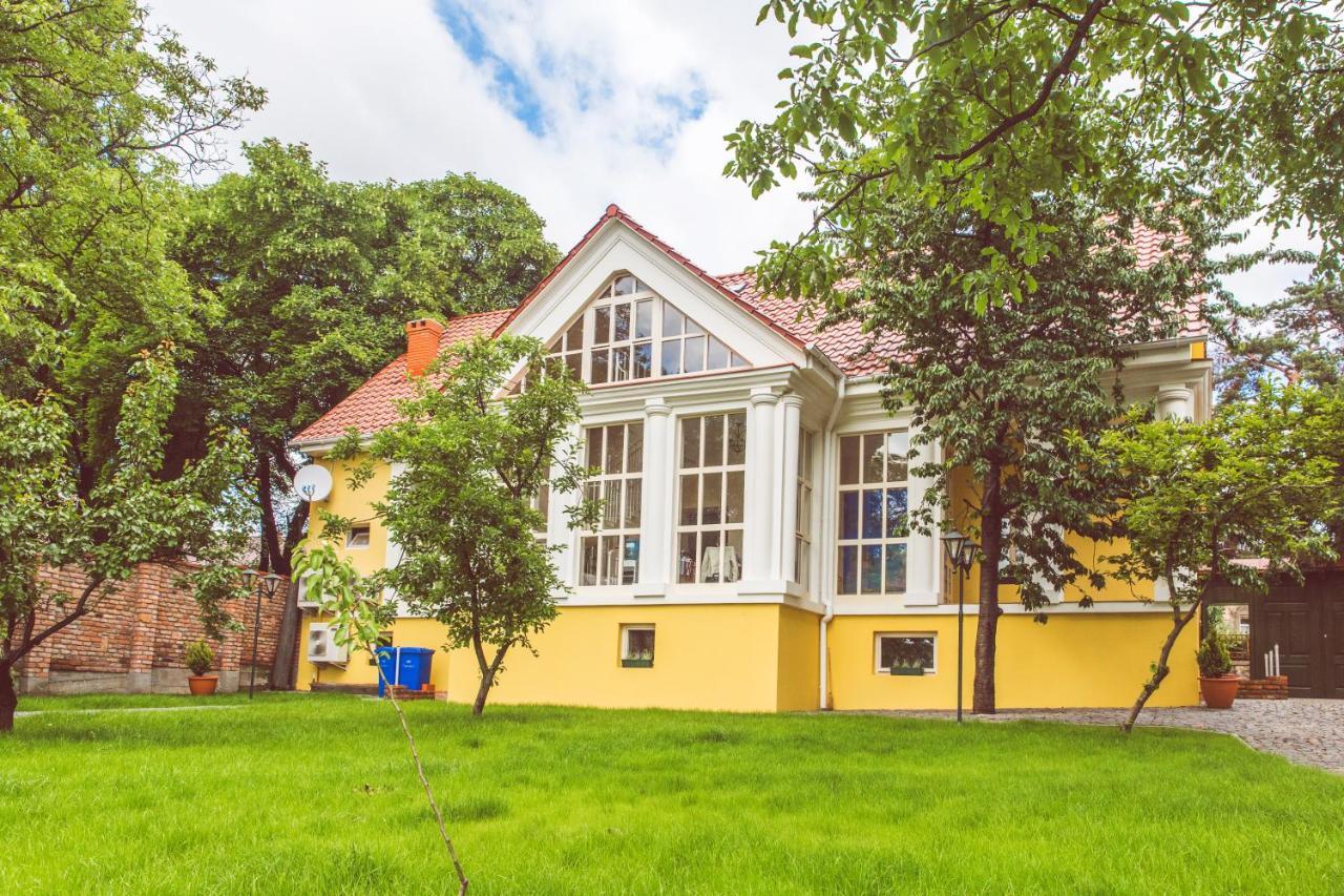 Boutique Hotel Villa P Ujhorod Exterior foto