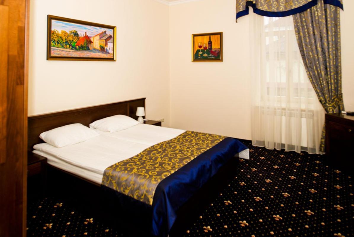 Boutique Hotel Villa P Ujhorod Exterior foto