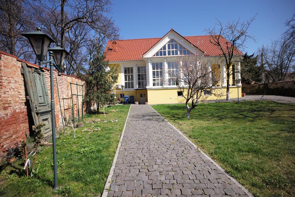 Boutique Hotel Villa P Ujhorod Exterior foto