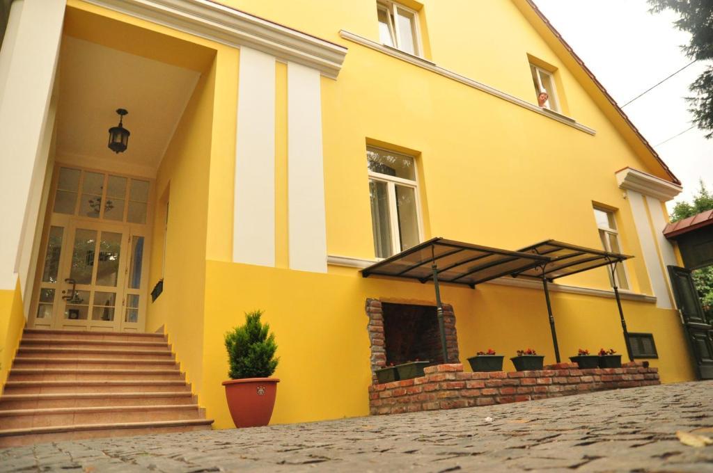 Boutique Hotel Villa P Ujhorod Exterior foto