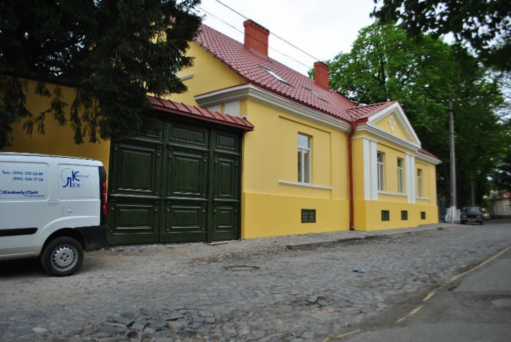 Boutique Hotel Villa P Ujhorod Exterior foto